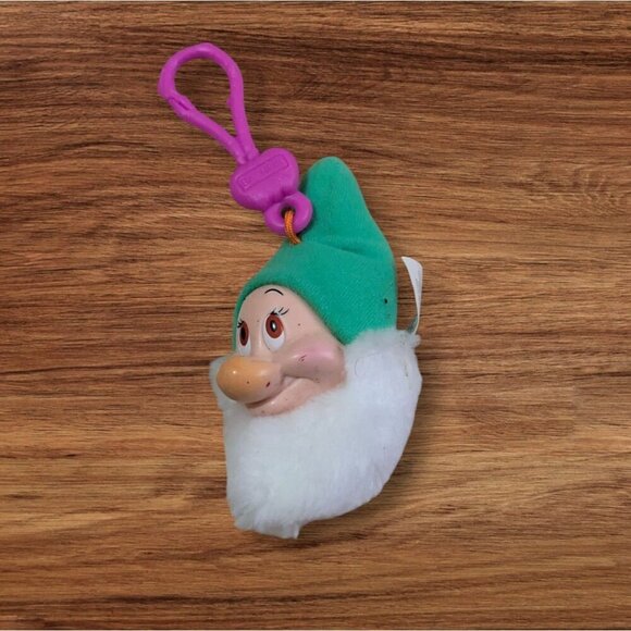 Disney Snow White & the Seven Dwarves Plush Green Hat Dwarf Head Backpack Clip B - Picture 1 of 6